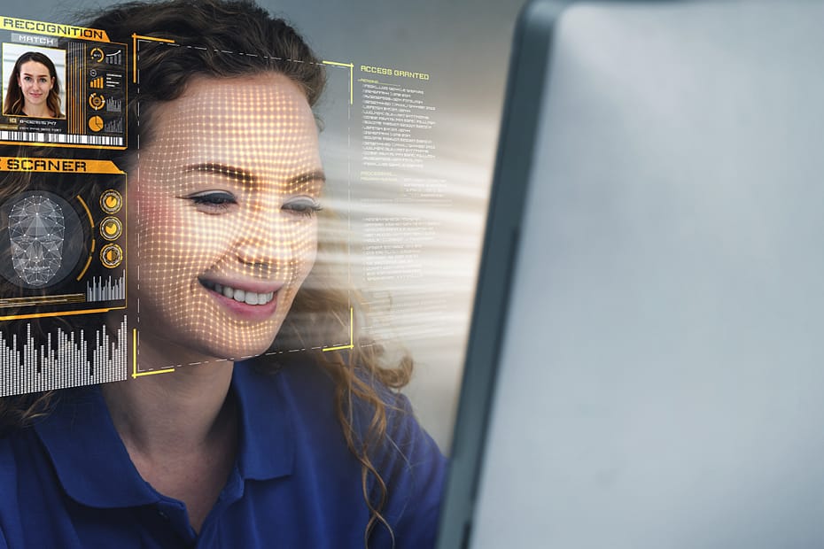 Automação em condomínios com sistema de reconhecimento facial digital, acesso autorizado e controle inteligente.